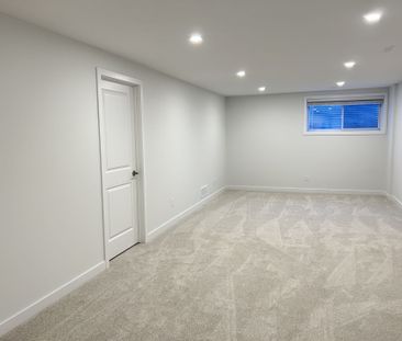 For Lease - 383 Mango Street, Blossom Park - Airport and Area, Ontario - Photo 1