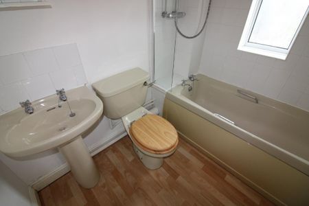 2 bedroom semi-detached house to rent - Photo 5