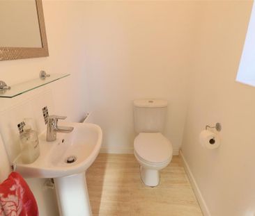 3 bedroom semi-detached house to rent - Photo 2