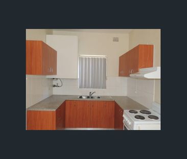 CONVENIENT LOCATION. SO CLOSE TO ROCKDALE TRAIN STATION. - Photo 2