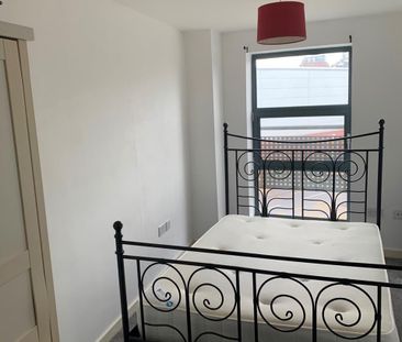 1 Bed Flat, The Point, LS12 - Photo 2