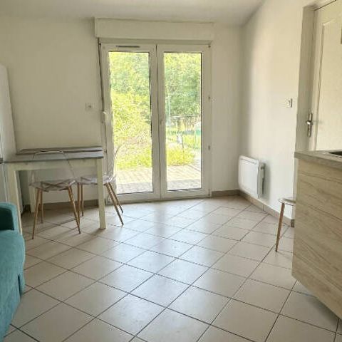 LOCATION STUDIO MEUBLE PONT A MOUSSON AVEC TERRASSE - Photo 1