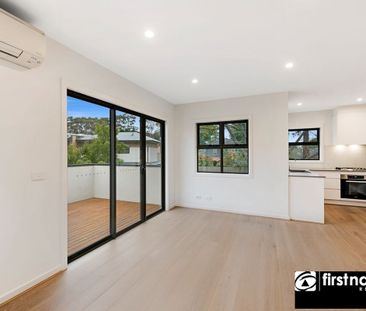 Great Location! With 2 Bedroom, 1 Bathroom & Car Space - Photo 2