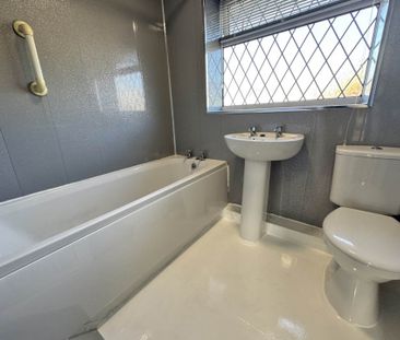 Camberwell Way, Royton - Photo 4