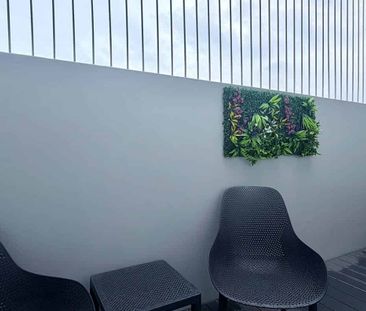 Centrally located, brand new, semi-furnished - AVAILABLE NOW - Photo 5