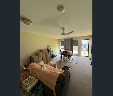 Well-Located, 2-Bed Unit in Bundaberg West. Low-Maintenance & Conve... - Photo 1