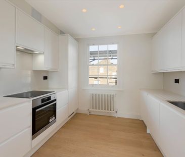 Elegant two-bedroom apartment set within a white stucco-fronted building in the heart of Pimlico, SW1V. - Photo 5