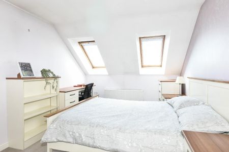 3 bedroom semi-detached house to rent - Photo 4