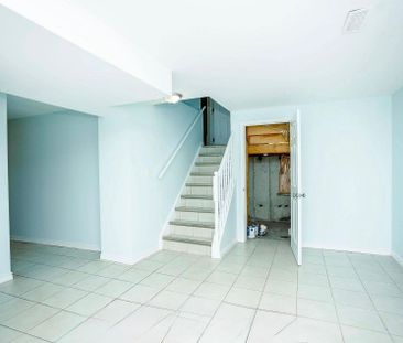 For Lease - 384 FLAGTONE Way Unit# Basement apartment, Newmarket, O... - Photo 4