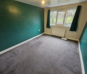 3 bed Terraced - To Let - Photo 4