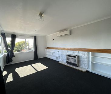 Beautiful Three Bedroom Home in Ferndale - Photo 4