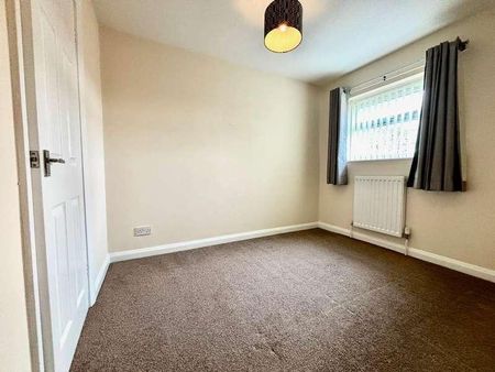 Crewe Road, Shavington, Crewe, CW2 - Photo 2