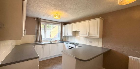 3 bedroom terraced house to rent - Photo 2