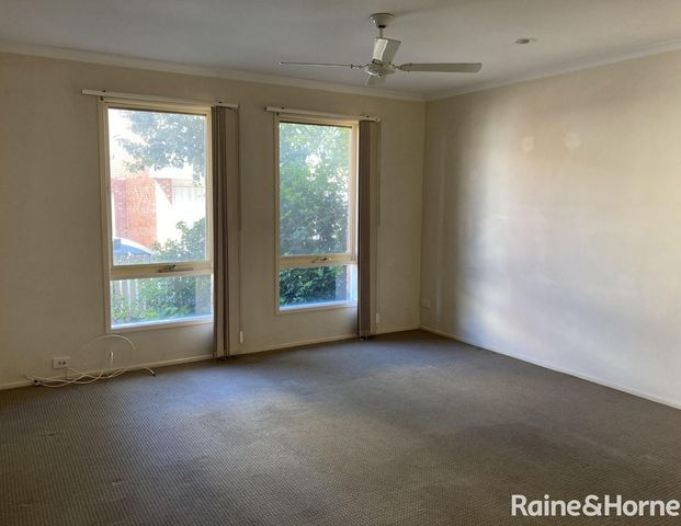 Spacious three bedroom home - Photo 1