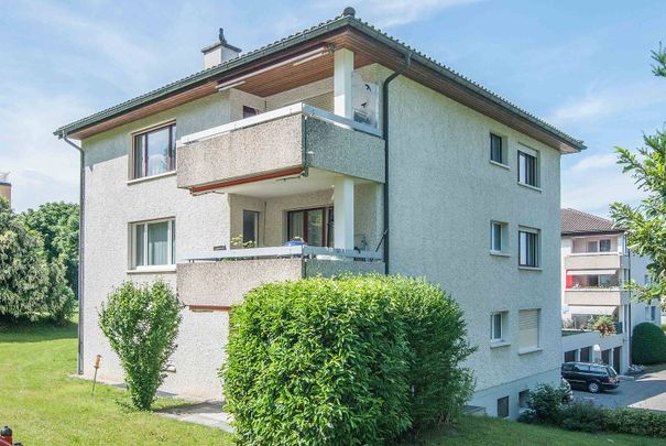 Charmante Wohnung mit gemütlichem Sitzplatz - Photo 1