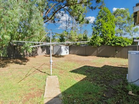 12 Engesta Avenue, Camden - Photo 2