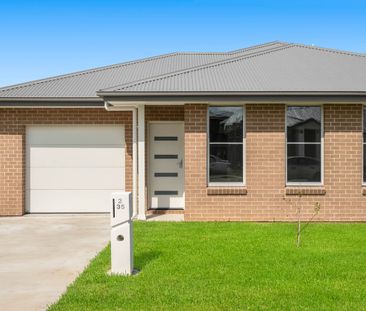 BRAND NEW DUPLEX IN POPULAR ESTATE - Photo 4