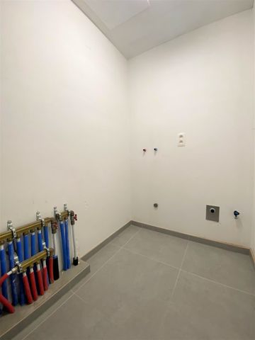 Gelijkvloers appartement met 2 slaapkamers, terras en garage - Photo 4