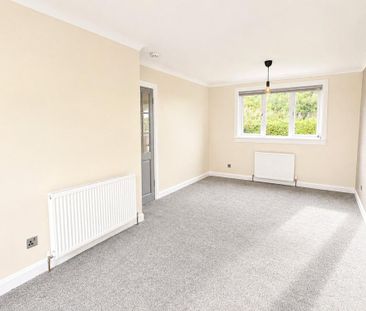 2 bedroom end of terrace house to rent - Photo 2