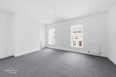 3 Bay Road, Larne, BT40 1DE - Photo 2