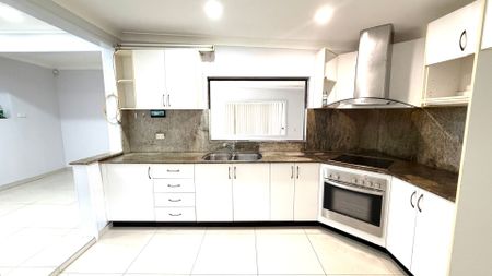 Spacious 3-Bedroom Home in a Quiet Location - Photo 5