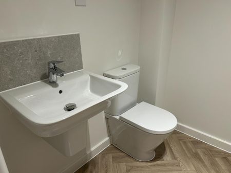 2 bedroom terraced house to rent - Photo 4