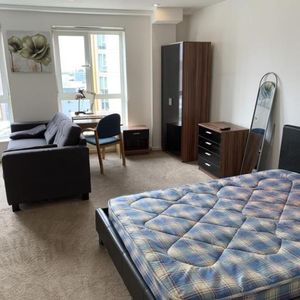 Studio to rent - Photo 2