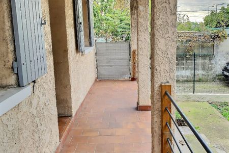 A louer appartement de type 2 avec jardin à Marseille 13013 Frais Vallon / La rose - Photo 3