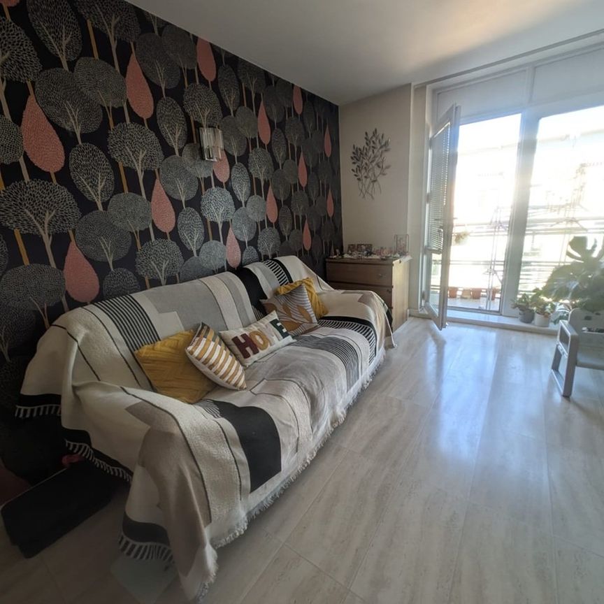 2 Bed Flat, Kenavon Drive, RG1 - Photo 1