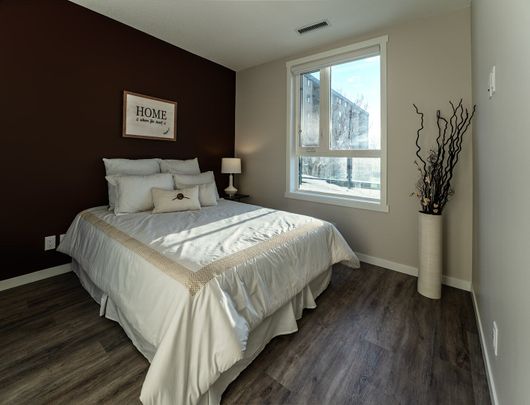 345 19 Ave, Calgary - Photo 1