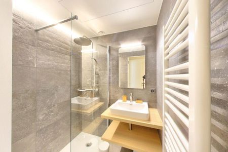 RÉSIDENCE MEUBLÉE "PETITE COUR" STUDIOS AVEC SERVICES HÔTELIER - Photo 3