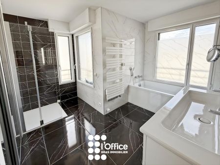 Location Appartement 4 pièces 125m² LES SABLES D OLONNE 85100 - Photo 5