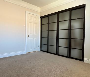 For Lease - 28 Collins Crescent Unit# Upper, Aurora, Ontario - Photo 1