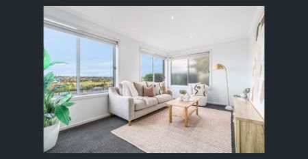 SPACIOUS MODERN FAMILY HOME - Photo 3