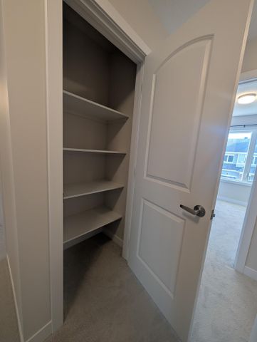 For Lease - 375 Les Emmerson Drive, Barrhaven, Ontario - Photo 4