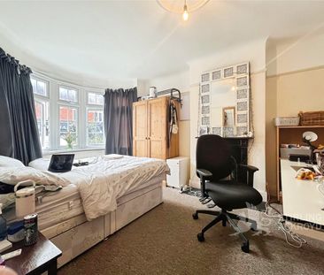 Victoria Street, Englefield Green, TW20 0QX - Photo 2