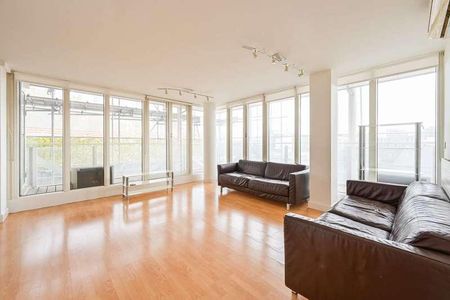 Eastern Quay Apartments, Royal Docks, E16 - Photo 2