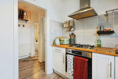 A Stone’s Throw from Hove Beach, one bedroom 2nd floor flat - Photo 5