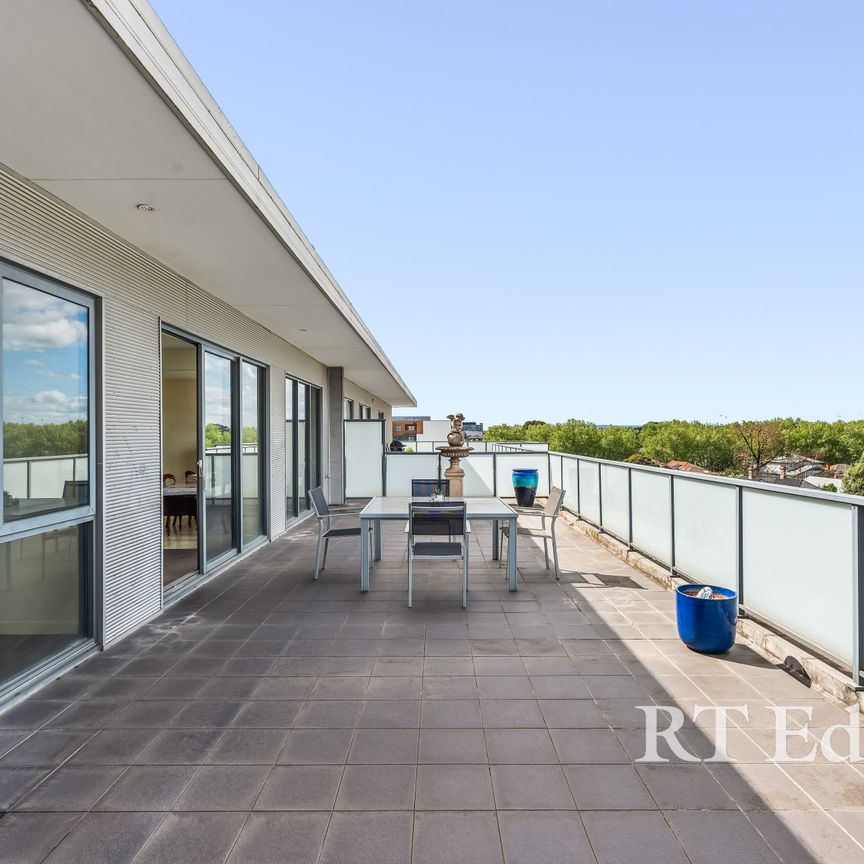 Thinking of selling? Contact our agent - Photo 1