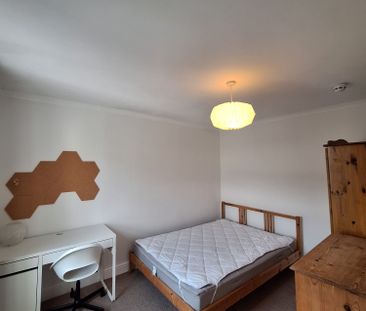 4 bedroom house - Photo 5