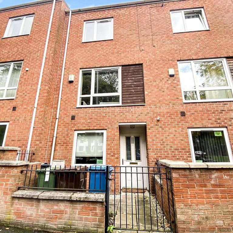 4 bedroom house to rent - Photo 1