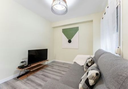 Pasaje Mármoles, Málaga, Andalusia 29007 - Photo 3