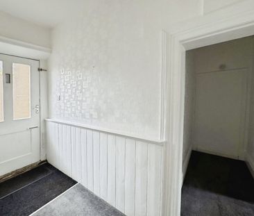 Liversedge Hall, Liversedge Hall Lane, WF15 - Photo 3