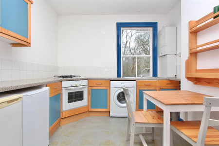 2 bedroom flat to rent - Photo 4