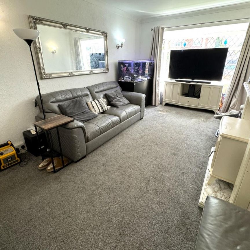 2 bedroom Bungalow To Let - Photo 1