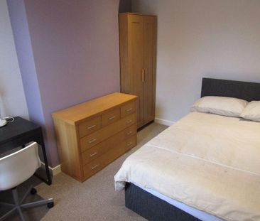 3 bedroom terraced house to rent - Photo 3