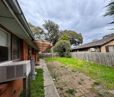 Pet friendly - Secure Family home - Photo 6