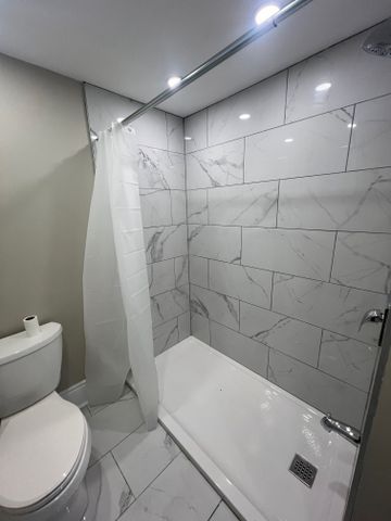 For Lease - 23 Irwin Avenue, Aurora, Ontario - Photo 5