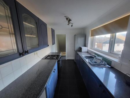 2 bedroom flat to rent - Photo 5