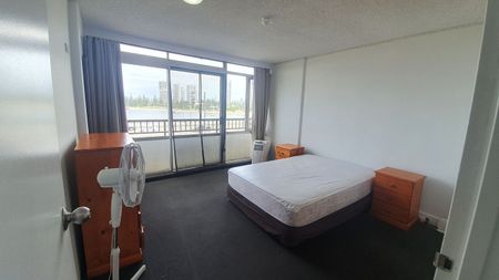 Southport Broadwater renovated unit with uninterrupted water views! - Photo 5